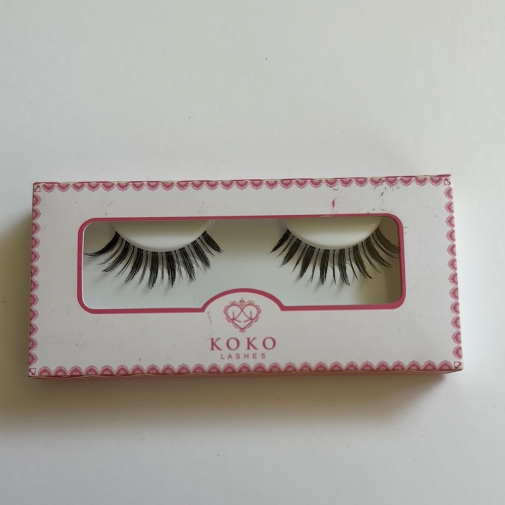 Koko Lashes in 205